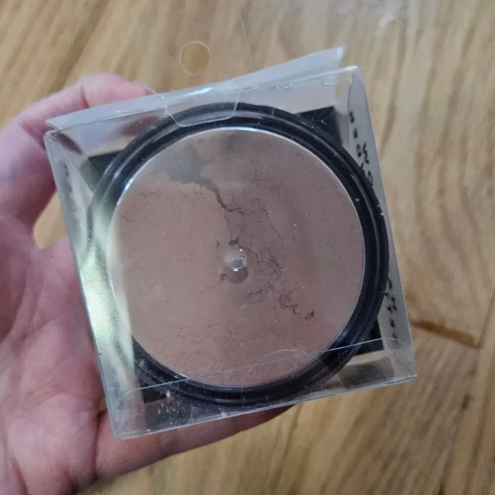 ELF Halo Glow Setting Powder Medium Beige